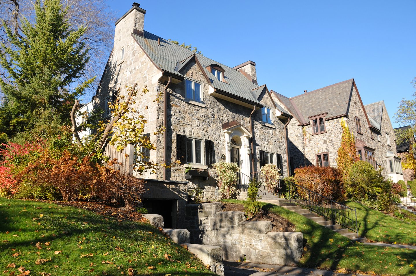 Buying a Family Home in Westmount: A Guide to the Neighborhood