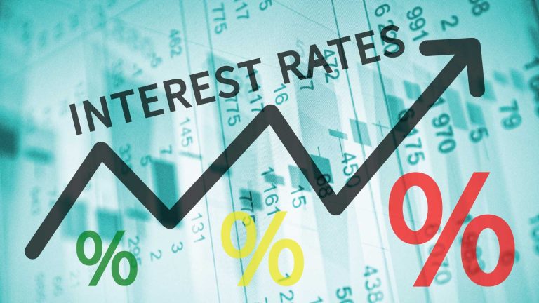La Banque du Canada maintient son taux directeur — mais de nouvelles baisses sont probables